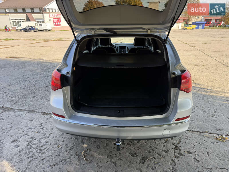 Універсал Opel Astra 2013 в Ладижині