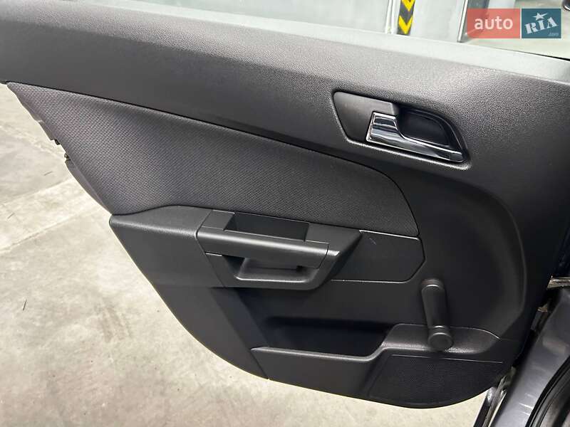 Хетчбек Opel Astra 2007 в Чернівцях