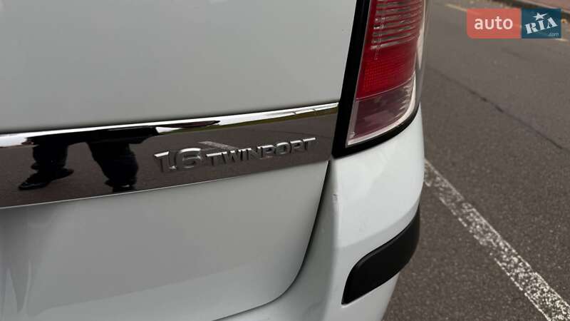 Хэтчбек Opel Astra 2006 в Боярке