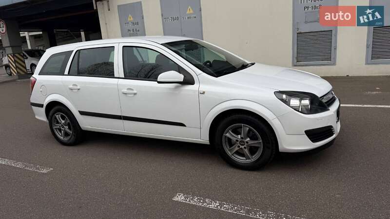 Хэтчбек Opel Astra 2006 в Боярке