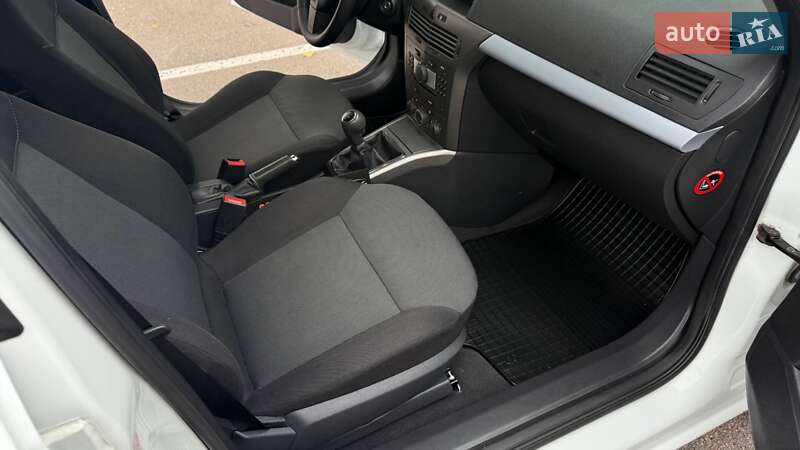 Хэтчбек Opel Astra 2006 в Боярке