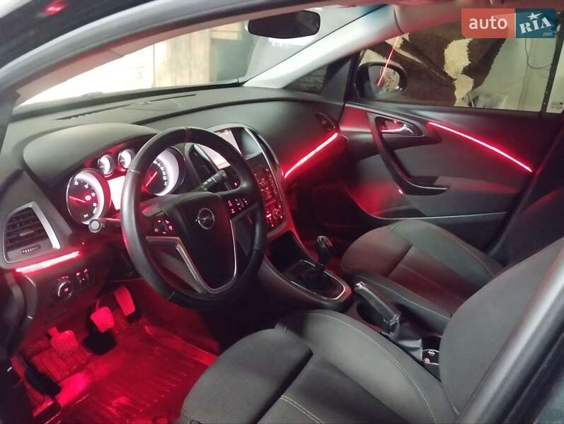 Универсал Opel Astra 2014 в Нововолынске фото 12 Универсал Opel Astra 2014 в Нововолынске