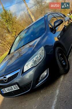Універсал Opel Astra 2012 в Кривому Розі