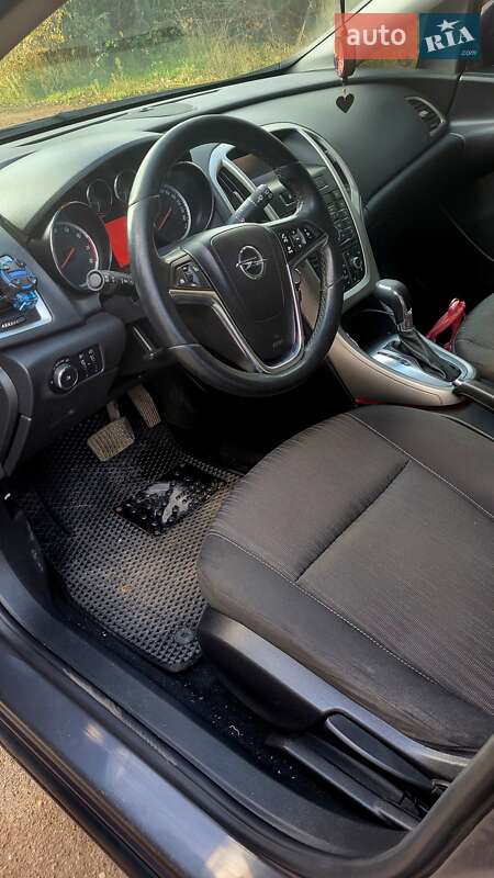 Универсал Opel Astra 2012 в Кривом Роге