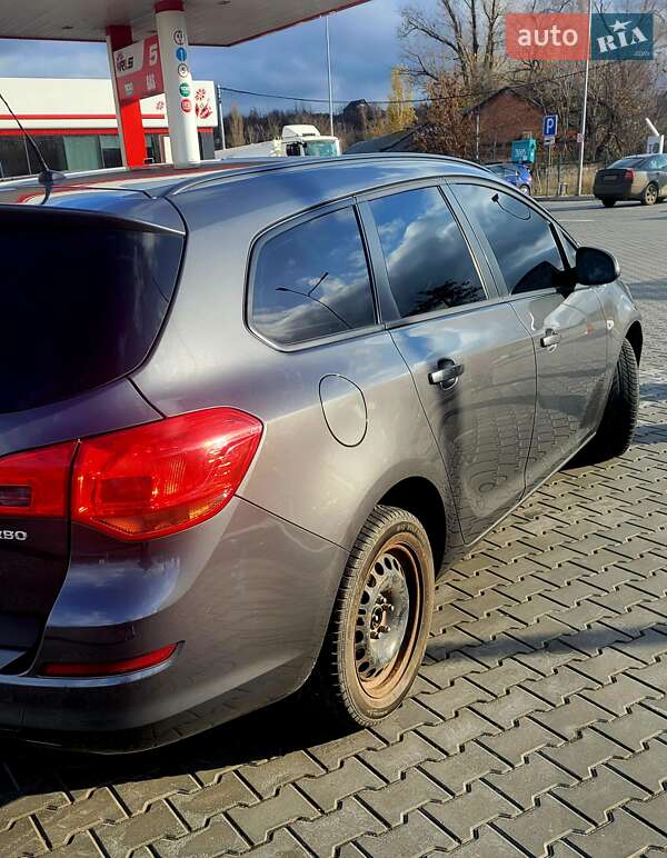 Универсал Opel Astra 2012 в Кривом Роге