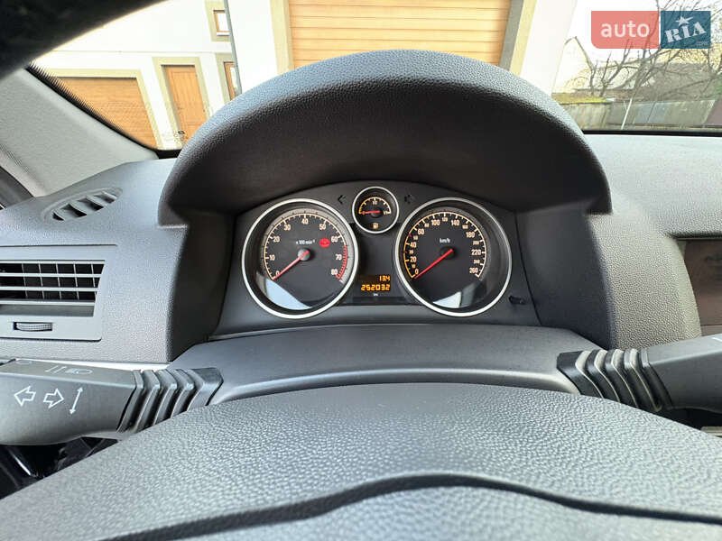 Універсал Opel Astra 2010 в Клевані фото 72 Універсал Opel Astra 2010 в Клевані