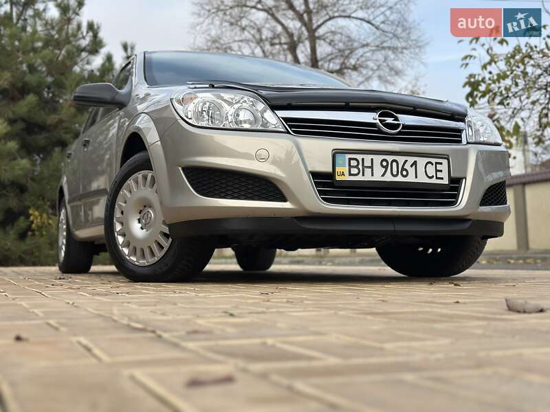 Хэтчбек Opel Astra 2008 в Одессе