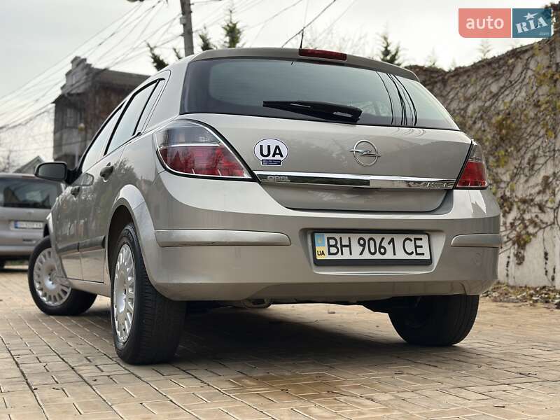 Хэтчбек Opel Astra 2008 в Одессе