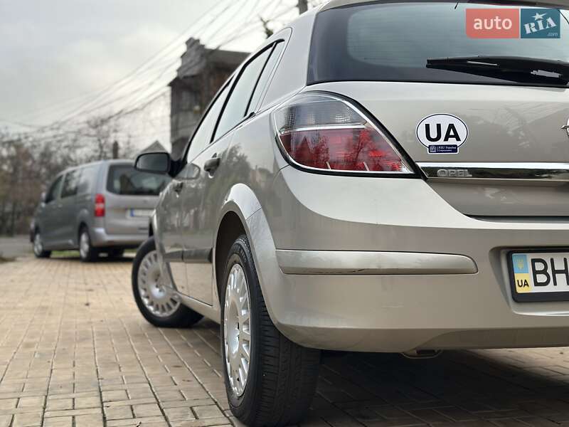 Хэтчбек Opel Astra 2008 в Одессе
