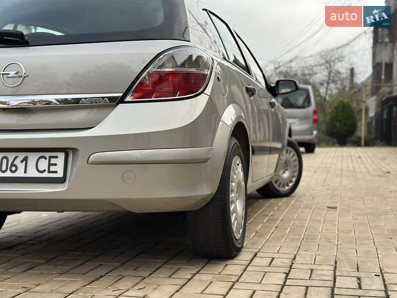 Хэтчбек Opel Astra 2008 в Одессе