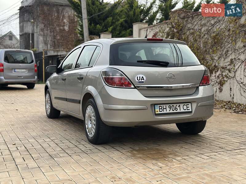 Хэтчбек Opel Astra 2008 в Одессе