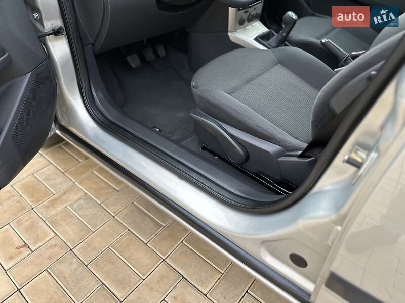 Хэтчбек Opel Astra 2008 в Одессе