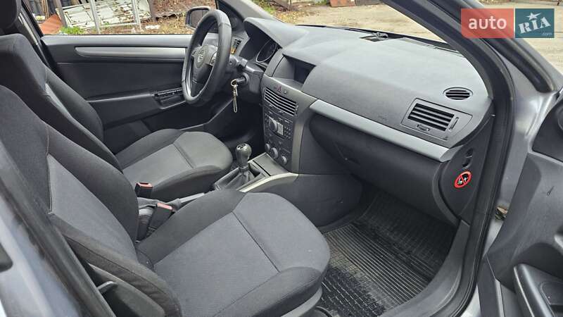 Універсал Opel Astra 2005 в Харкові