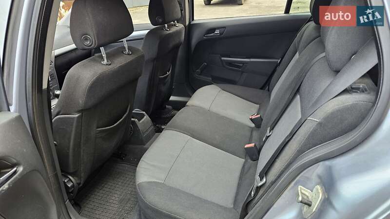 Універсал Opel Astra 2005 в Харкові