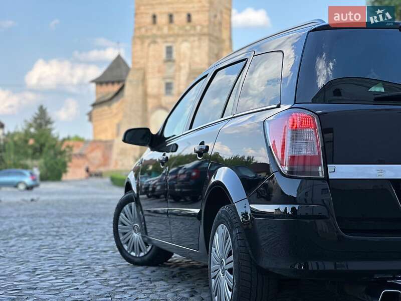 Універсал Opel Astra 2006 в Рожище