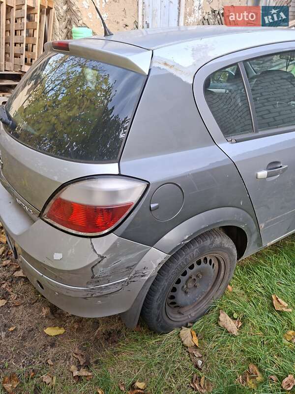Хэтчбек Opel Astra 2007 в Ирпене