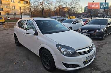 Хетчбек Opel Astra 2012 в Львові