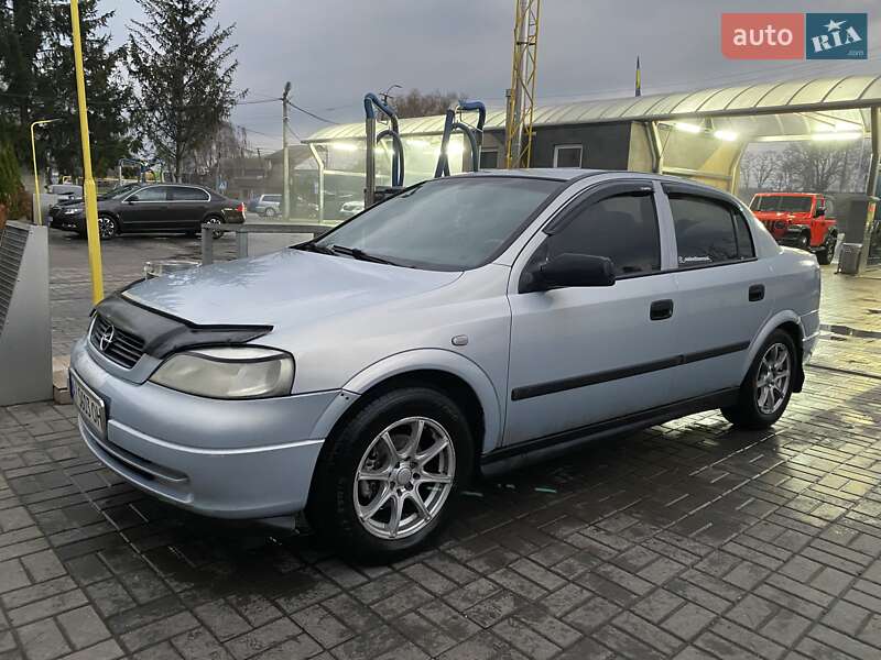 Седан Opel Astra 2004 в Козятині