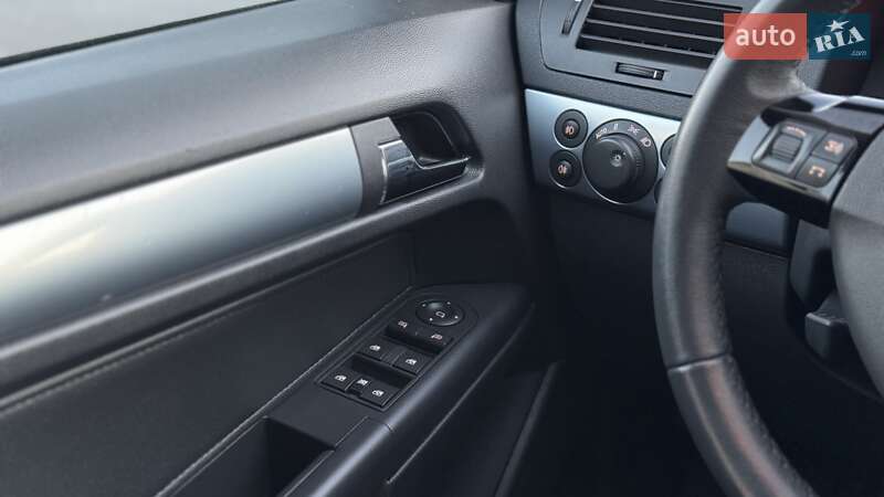 Універсал Opel Astra 2010 в Калуші