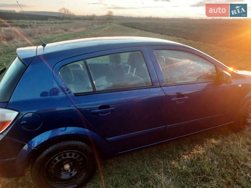 Хетчбек Opel Astra 2006 в Рівному
