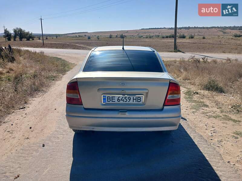 Седан Opel Astra 2005 в Баштанке