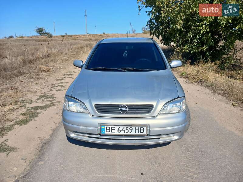Седан Opel Astra 2005 в Баштанке