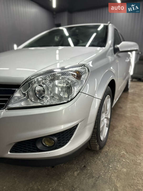 Універсал Opel Astra 2008 в Києві