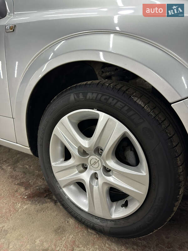 Універсал Opel Astra 2008 в Києві