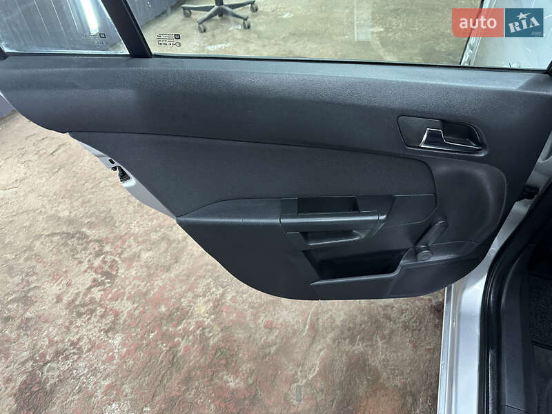 Універсал Opel Astra 2008 в Києві