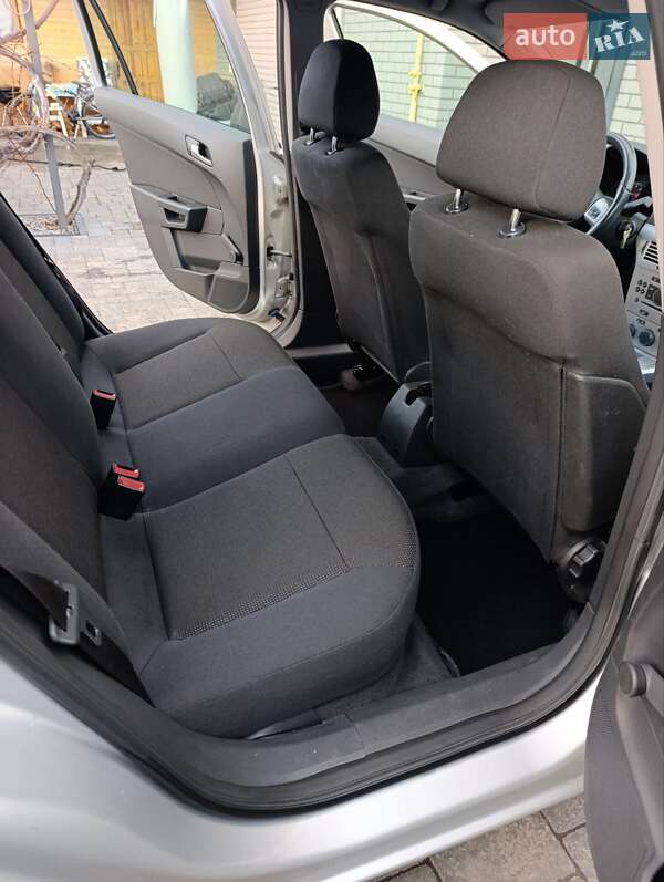 Універсал Opel Astra 2009 в Луцьку фото 49 Універсал Opel Astra 2009 в Луцьку