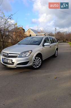 Универсал Opel Astra 2009 в Луцке