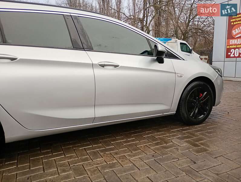 Универсал Opel Astra 2017 в Николаеве