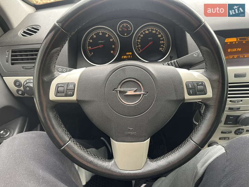 Универсал Opel Astra 2007 в Прилуках