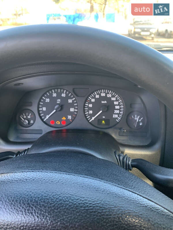 Седан Opel Astra 2006 в Гнівані