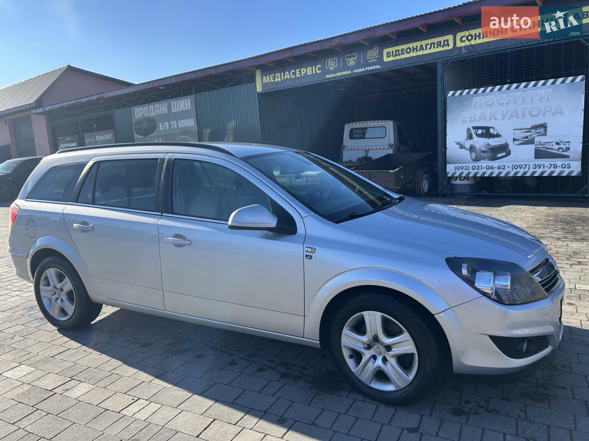 2010 Opel Astra - мініатюра 2