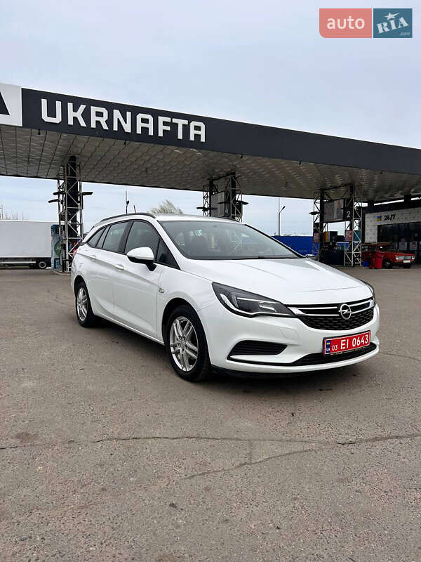 Універсал Opel Astra 2019 в Рівному