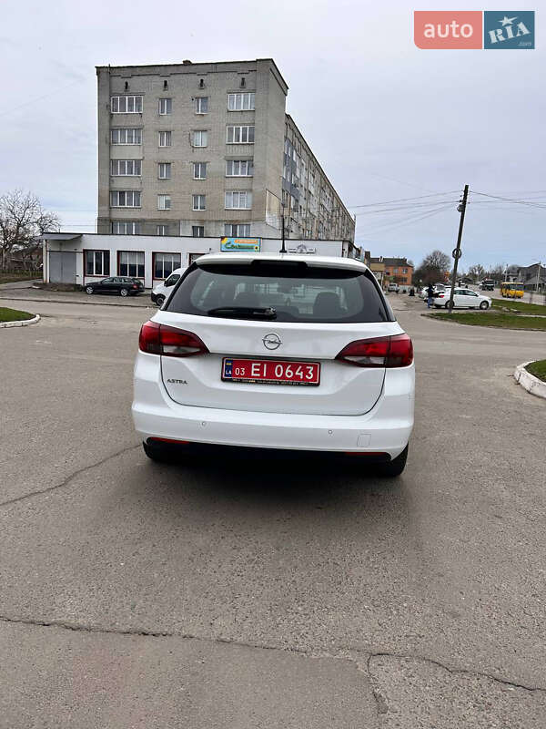 Універсал Opel Astra 2019 в Рівному