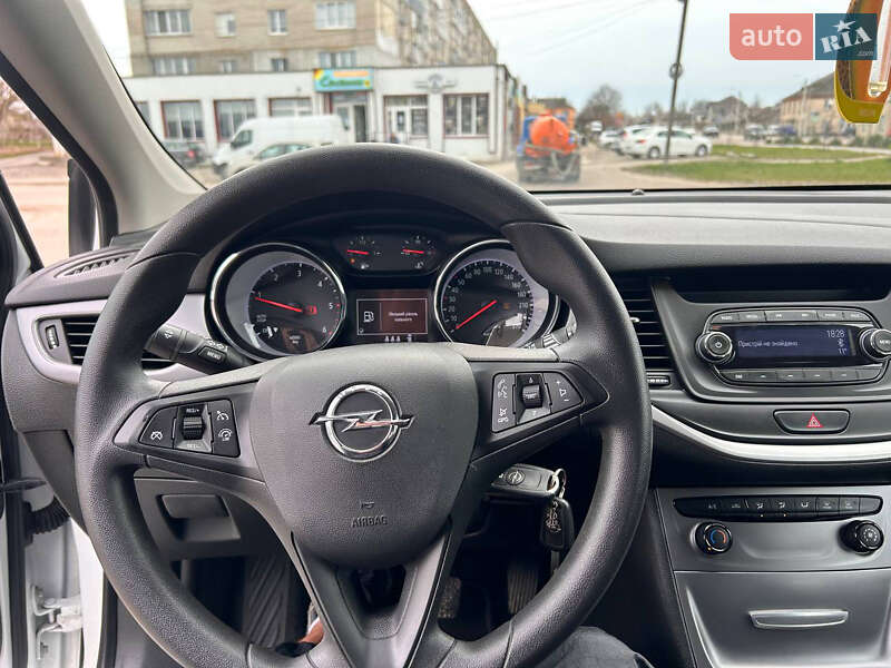 Універсал Opel Astra 2019 в Рівному
