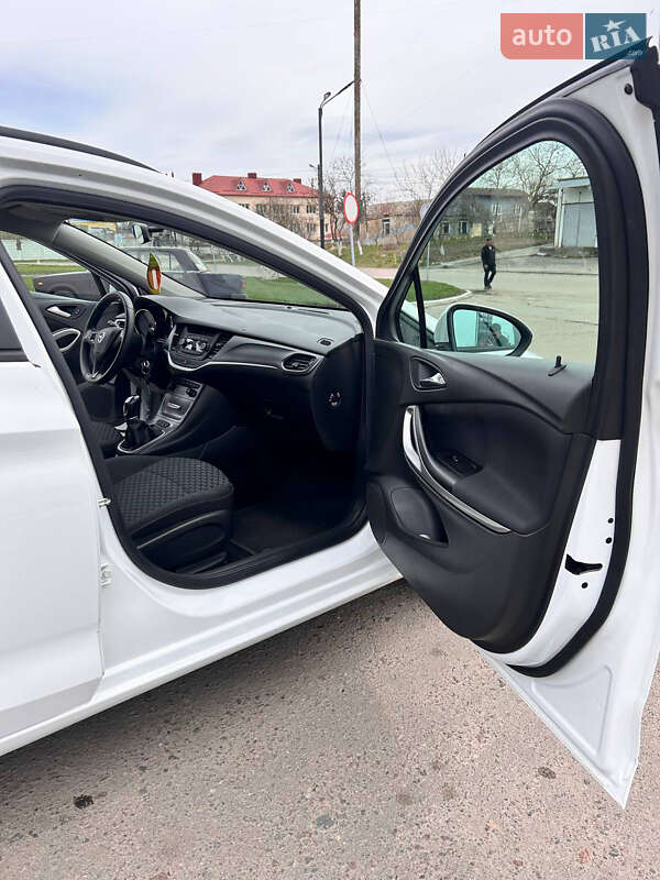 Універсал Opel Astra 2019 в Рівному