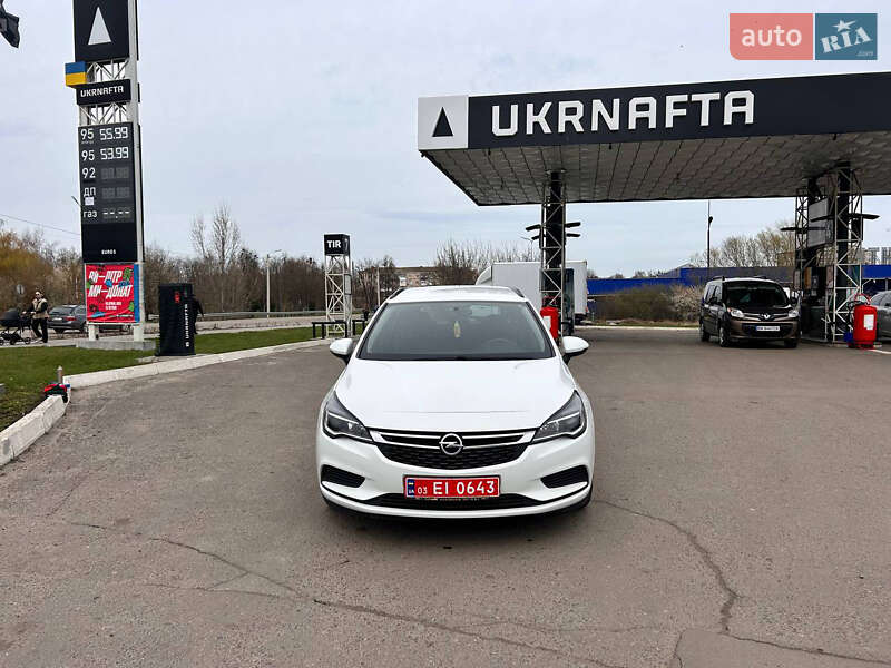 Універсал Opel Astra 2019 в Рівному