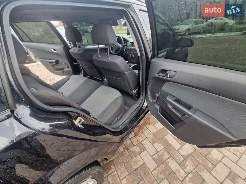 Универсал Opel Astra 2005 в Ивано-Франковске