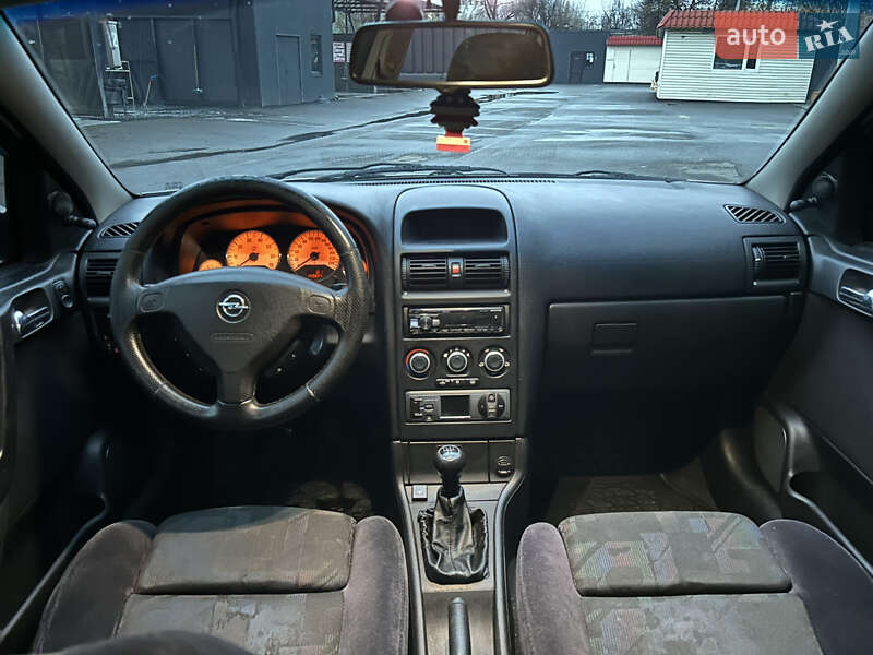 Седан Opel Astra 2005 в Днепре