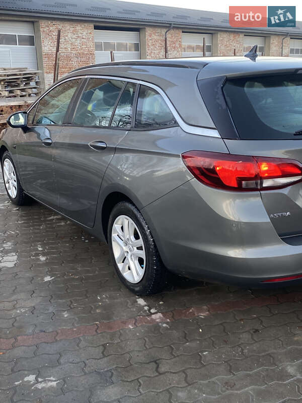 Универсал Opel Astra 2018 в Калуше