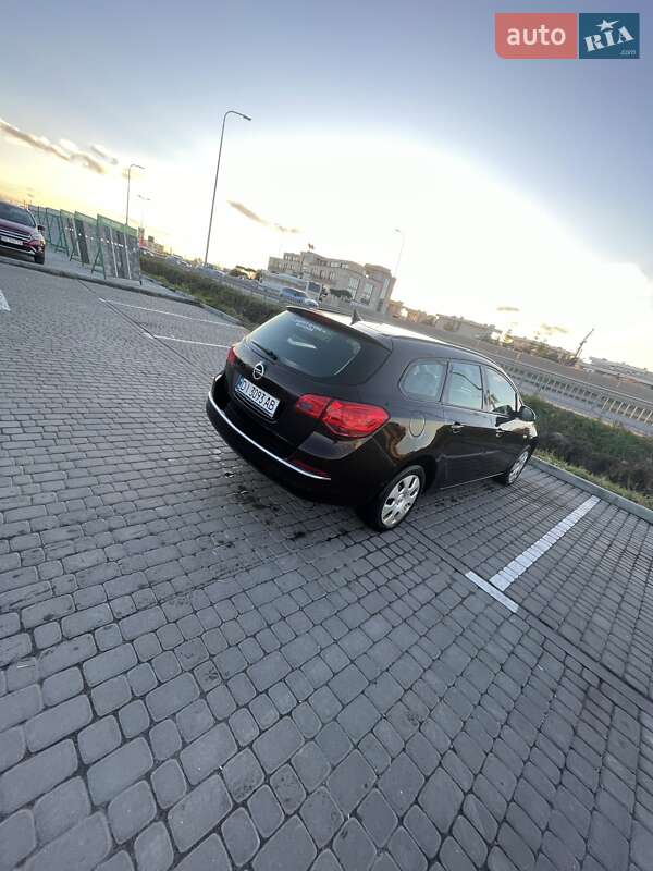 Універсал Opel Astra 2015 в Львові