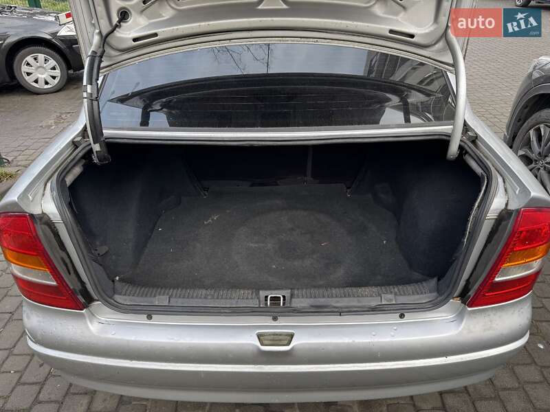 Седан Opel Astra 2001 в Львове