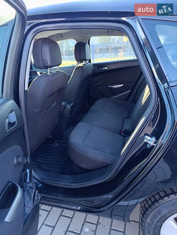 Хэтчбек Opel Astra 2010 в Шептицькому