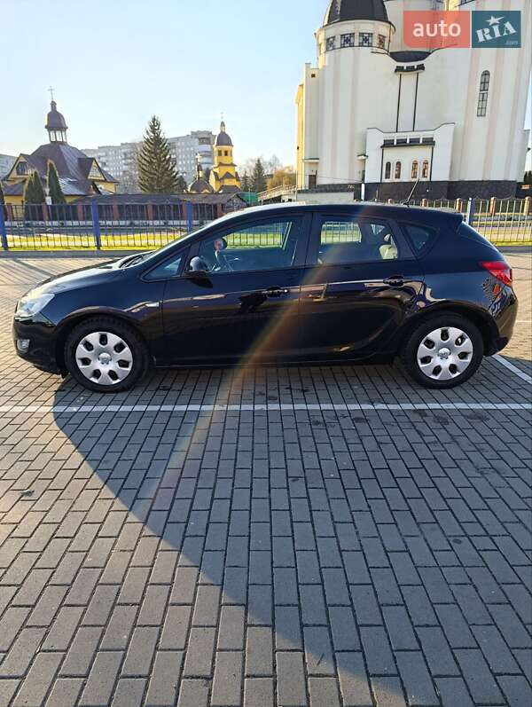 Opel Astra 2010 Opel Astra 2010