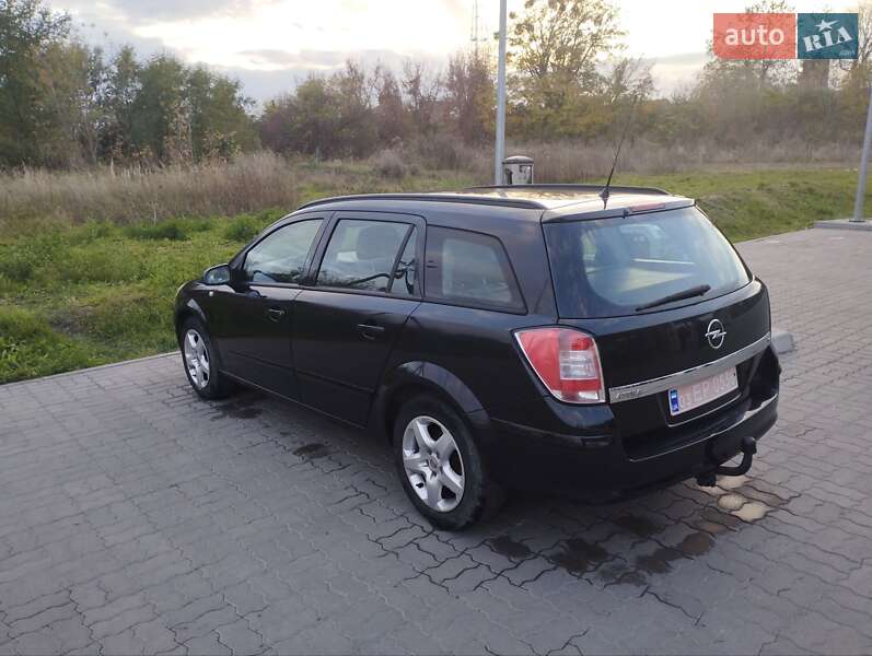 Универсал Opel Astra 2007 в Радехове