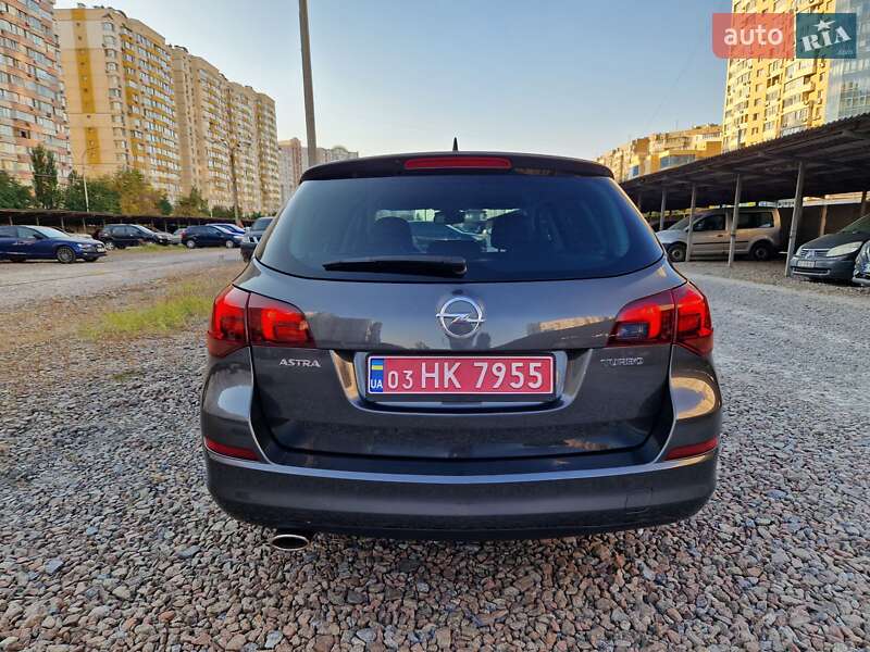 Універсал Opel Astra 2012 в Києві