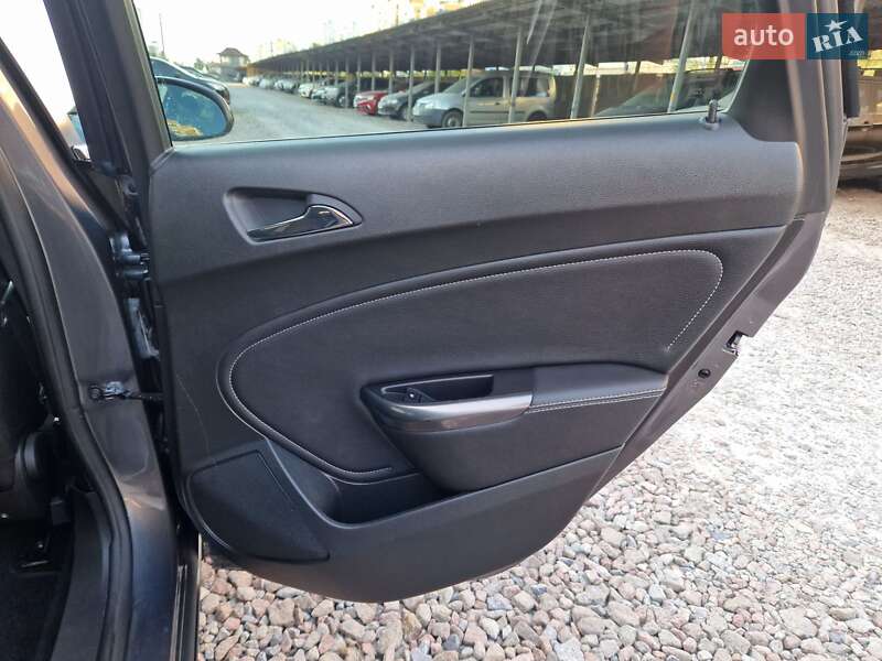 Універсал Opel Astra 2012 в Києві